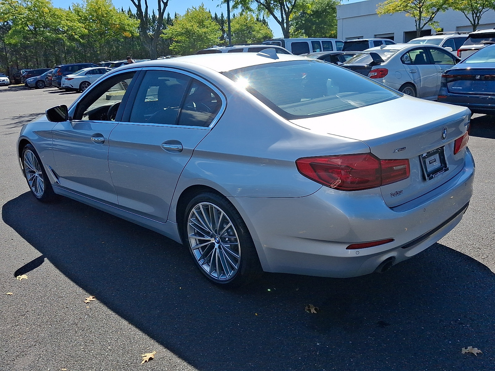 Used 2018 BMW 530i xDrive AWD/4WD image 4