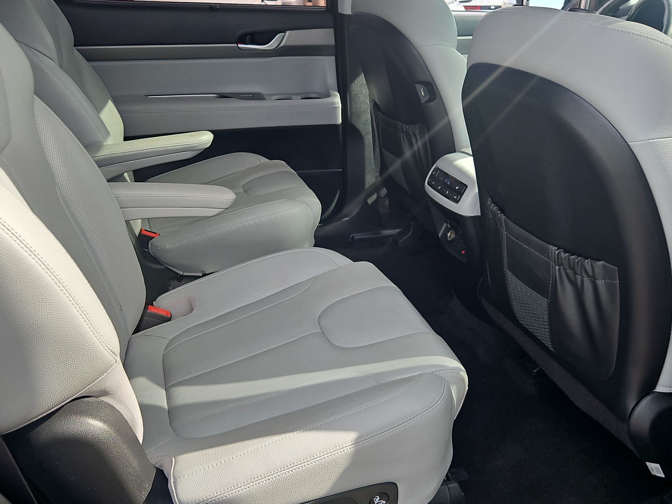 Used 2022 Hyundai Palisade SEL w/ Premium Package FWD image 26