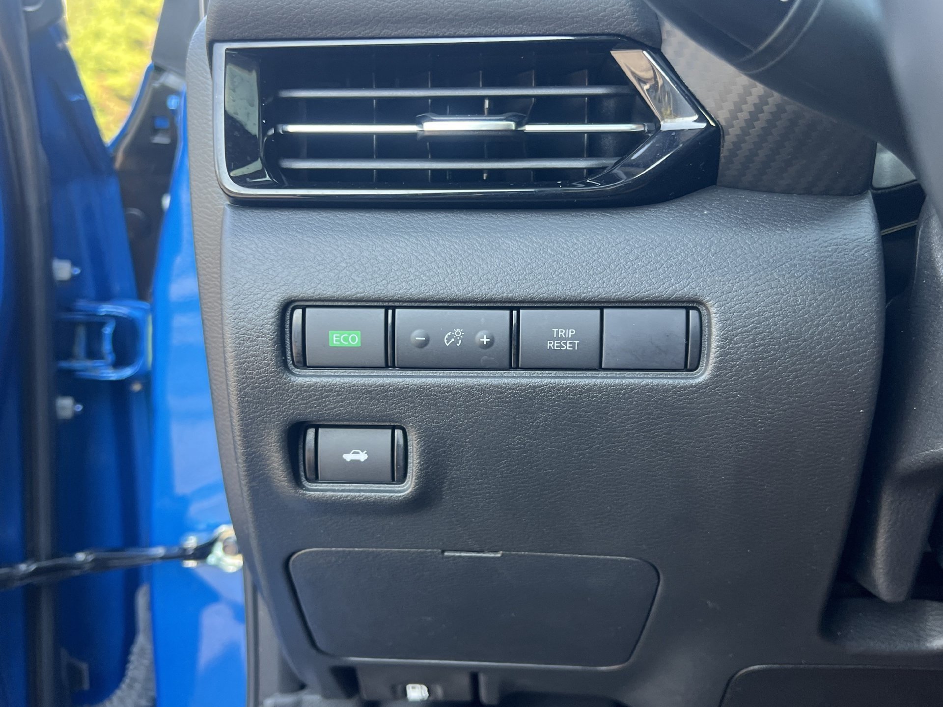 Used 2025 Nissan Sentra SR w/ SR Premium Package FWD image 14