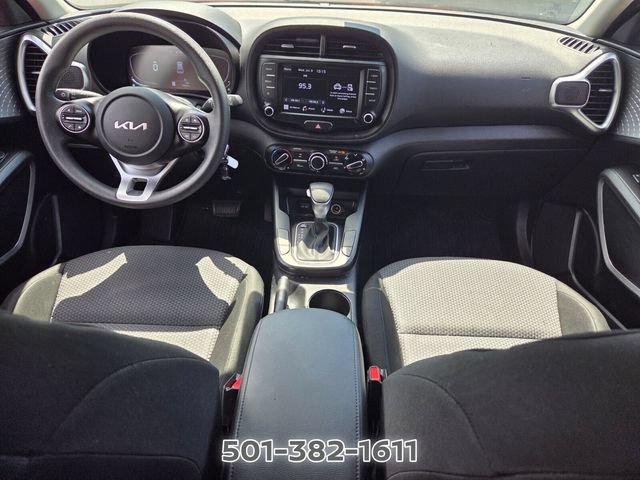 Used 2023 Kia Soul LX w/ LX Technology Package FWD image 12