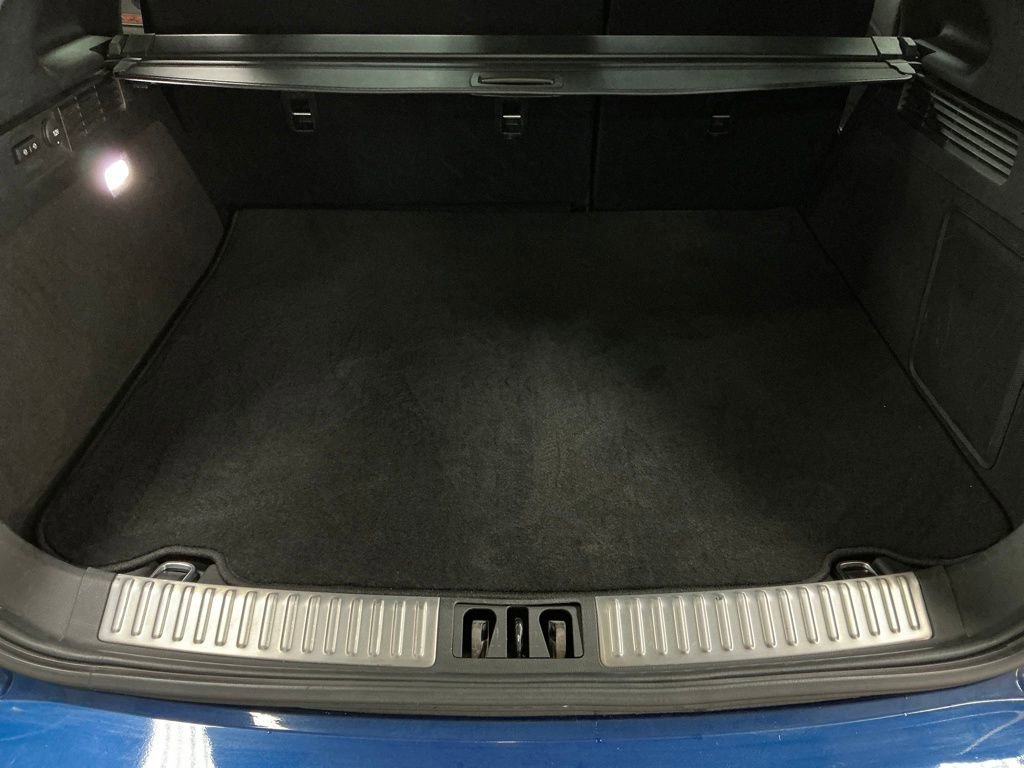 Used 2020 Lincoln Nautilus Reserve w/ Equipment Group 201A image 11