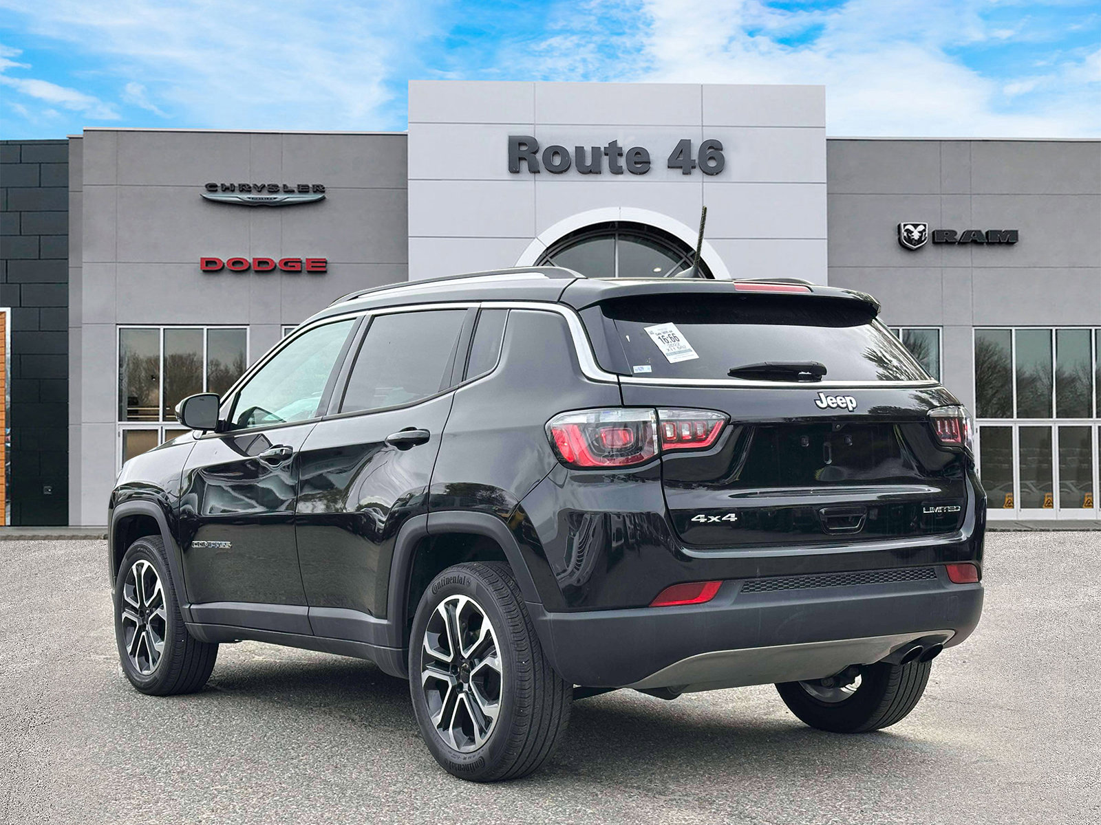 Used 2022 Jeep Compass Limited image 4