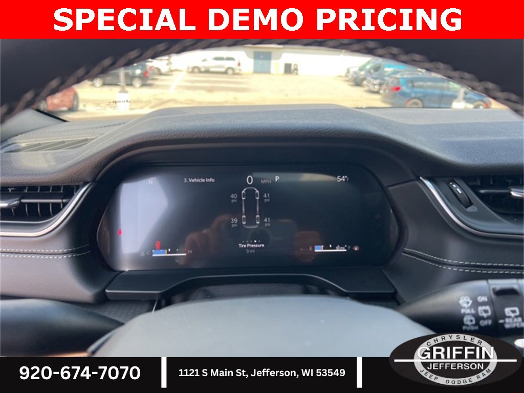 New 2025 Jeep Grand Cherokee L Laredo w/ Luxury Tech Group I image 25