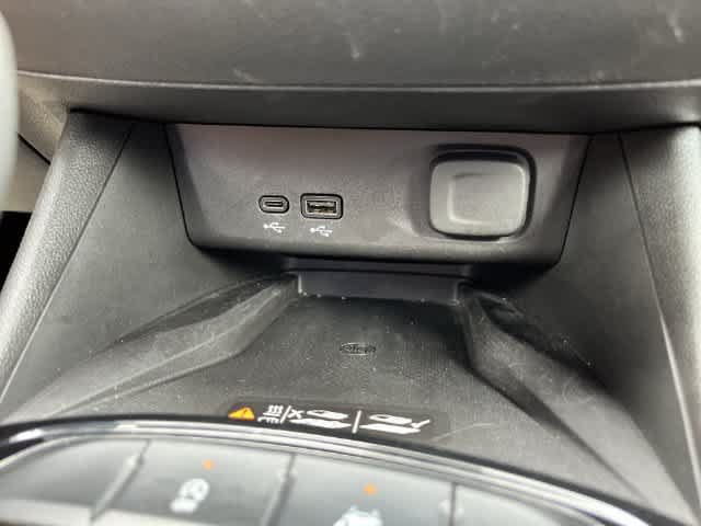 Used 2024 Buick Envista Preferred w/ Convenience II Package FWD image 25