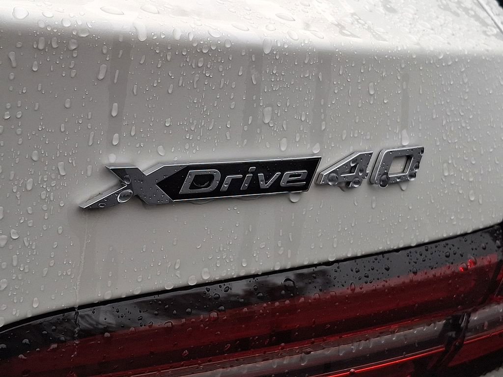 Used 2025 BMW i5 xDrive40 w/ Executive Package image 28