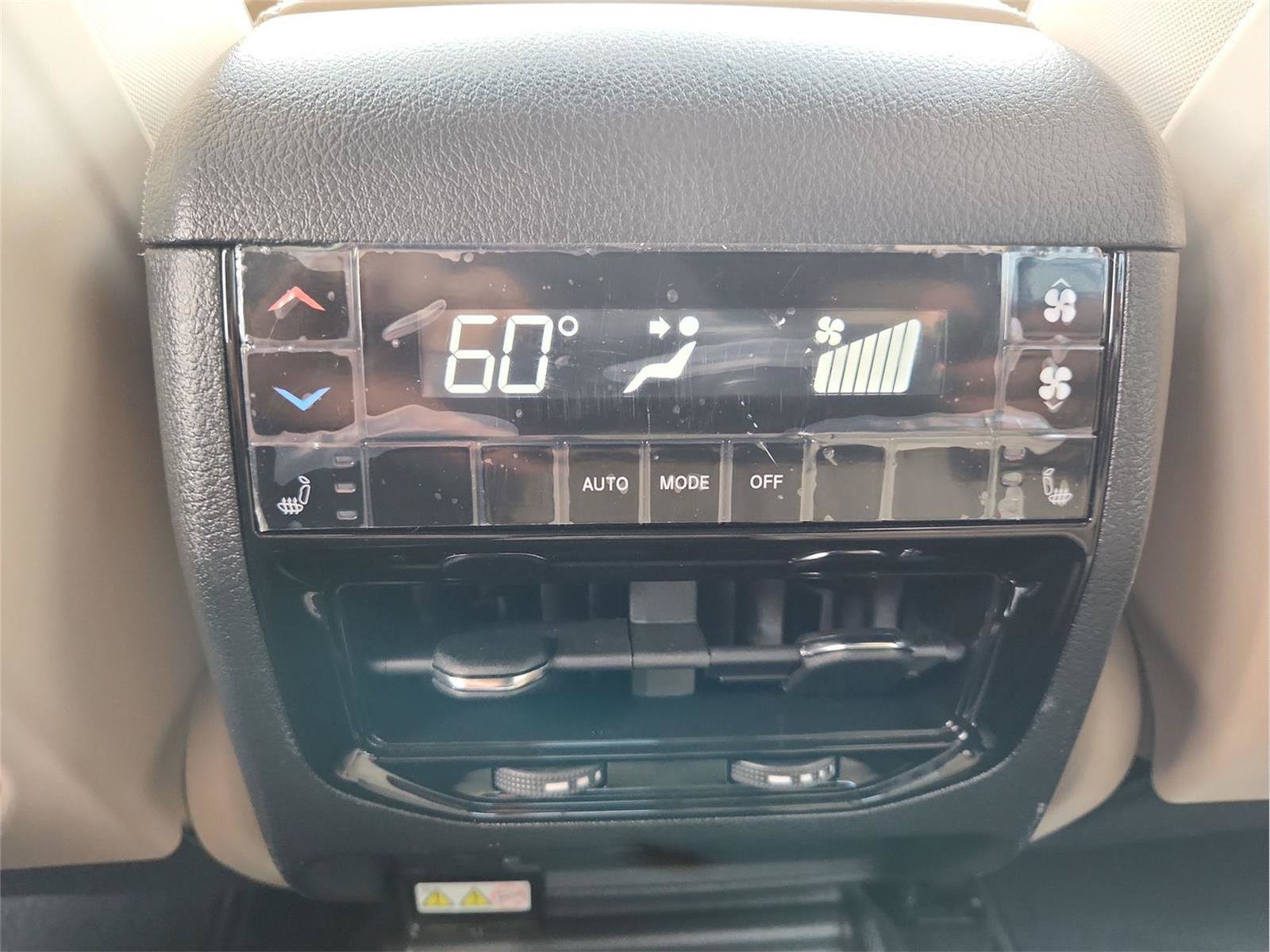 Used 2025 Jeep Grand Cherokee L Limited AWD/4WD image 22