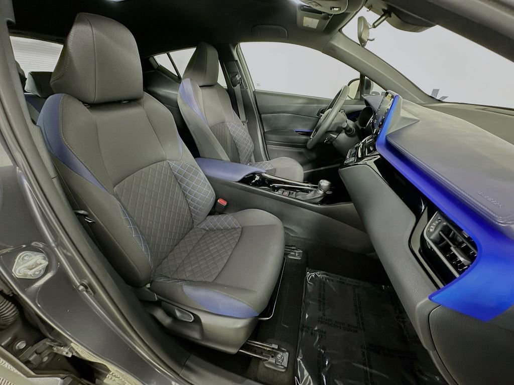 Used 2021 Toyota C-HR XLE FWD image 30