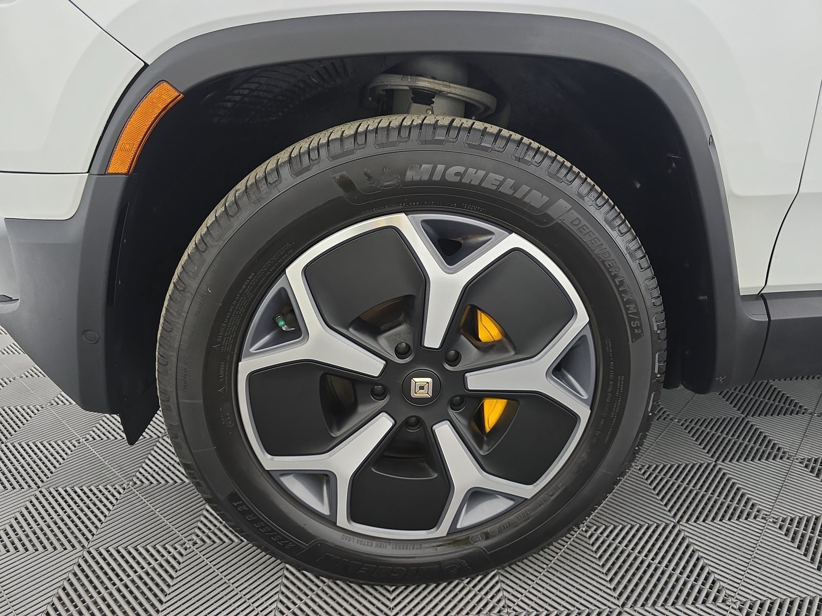 Used 2024 Rivian R1S Adventure Quad AWD/4WD image 9