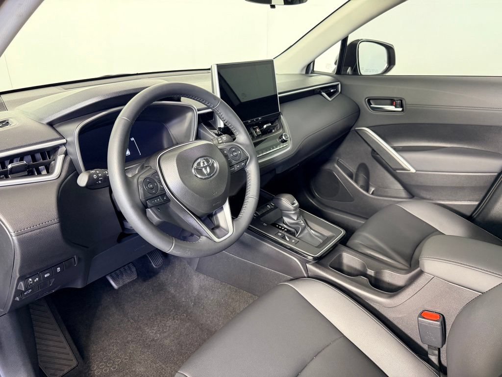 Used 2026 Toyota Corolla Cross XLE w/ Convenience Package FWD image 31