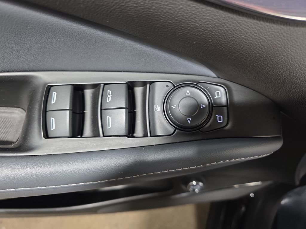 Used 2024 Buick Enclave Essence w/ Technology Package image 31