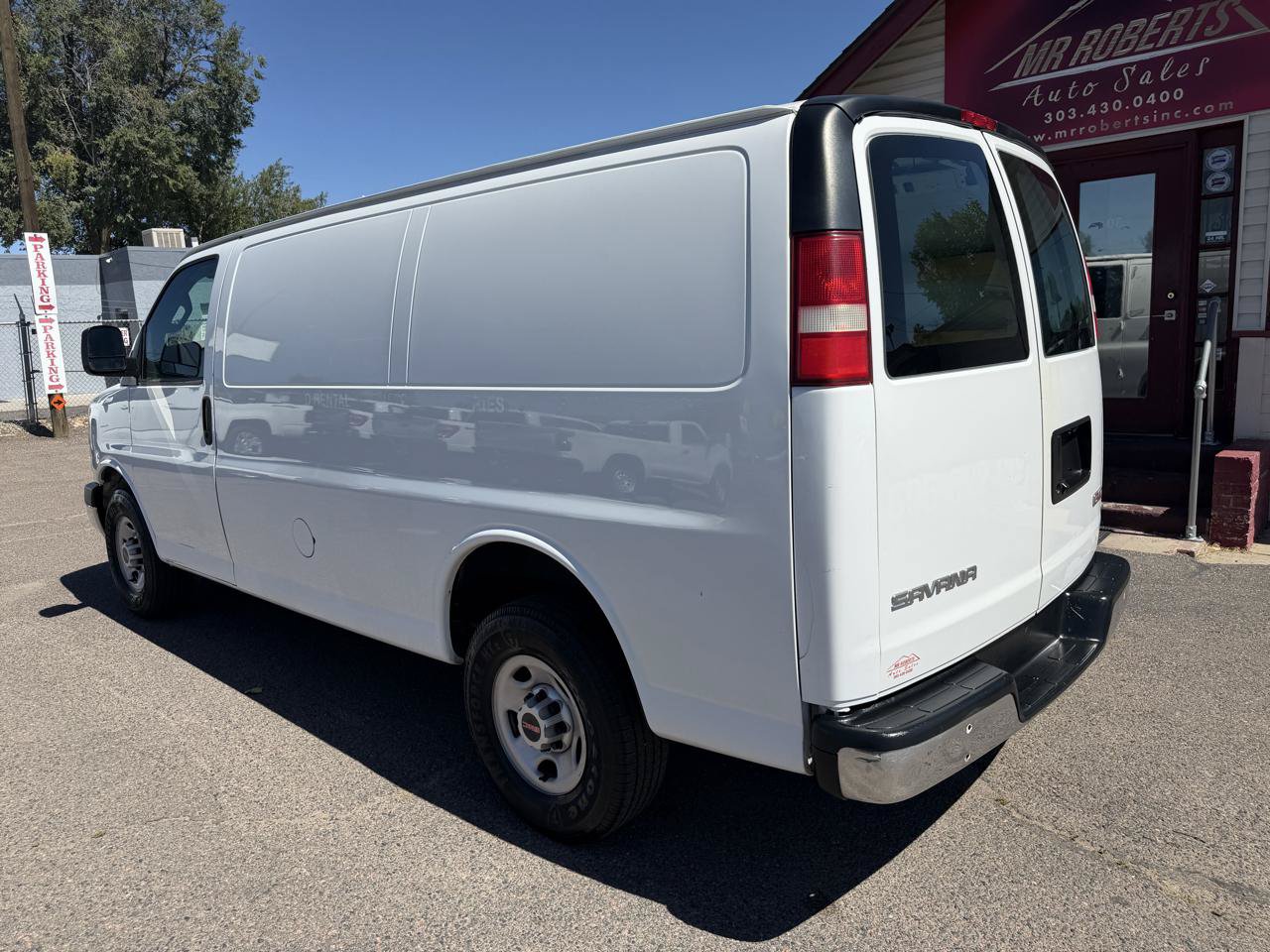 Used 2020 GMC Savana 2500 w/ Driver Convenience Package RWD image 7