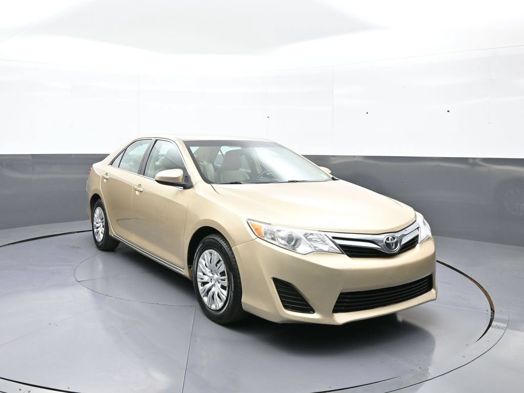 Used 2012 Toyota Camry LE FWD image 3