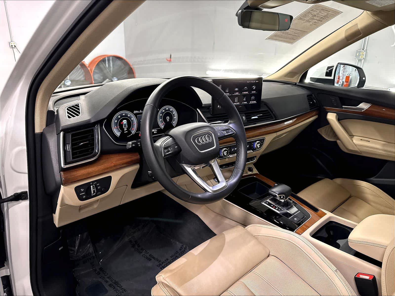 Used 2023 Audi Q5 2.0T Premium Plus w/ Premium Plus Package AWD/4WD image 16