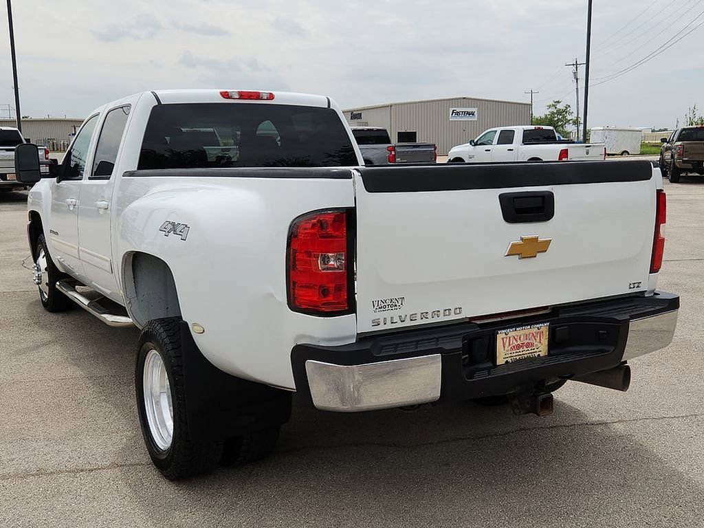 Used 2009 Chevrolet Silverado 3500 LTZ AWD/4WD image 3