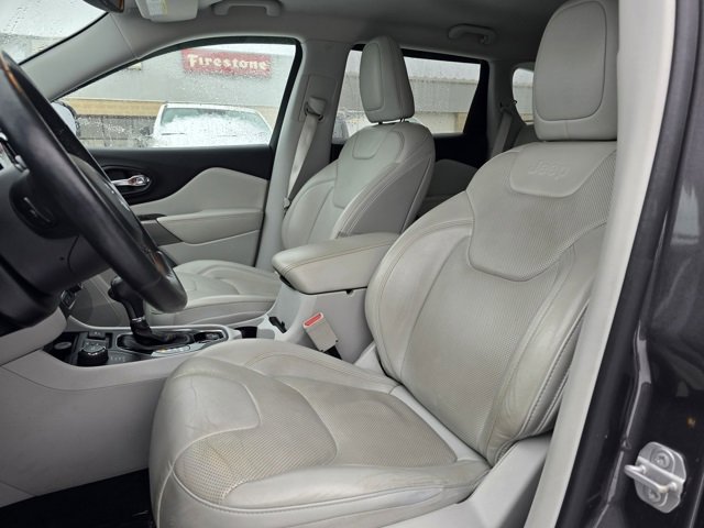 Used 2019 Jeep Cherokee Limited image 10