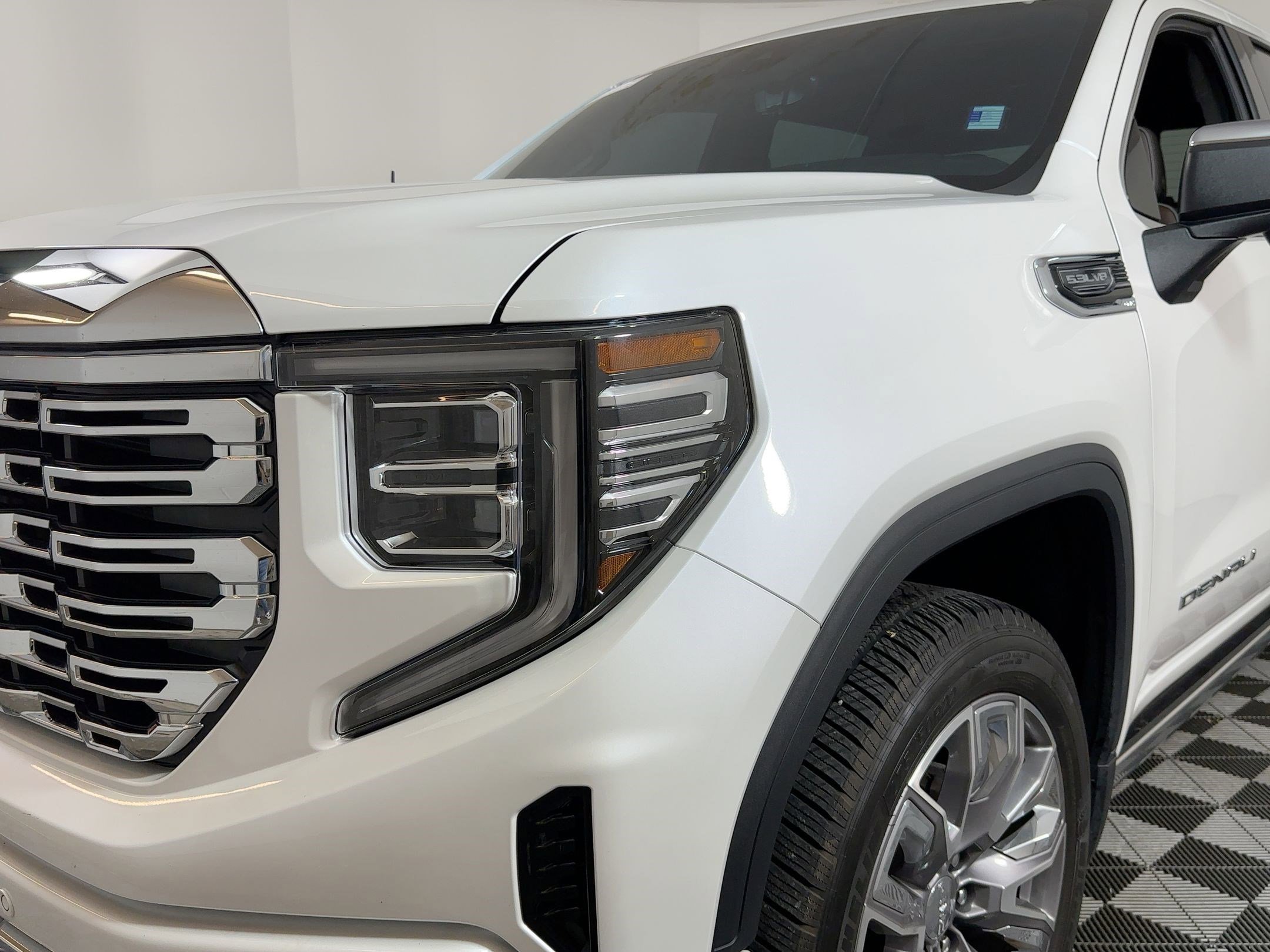 Used 2024 GMC Sierra 1500 Denali w/ Denali Reserve Package image 9