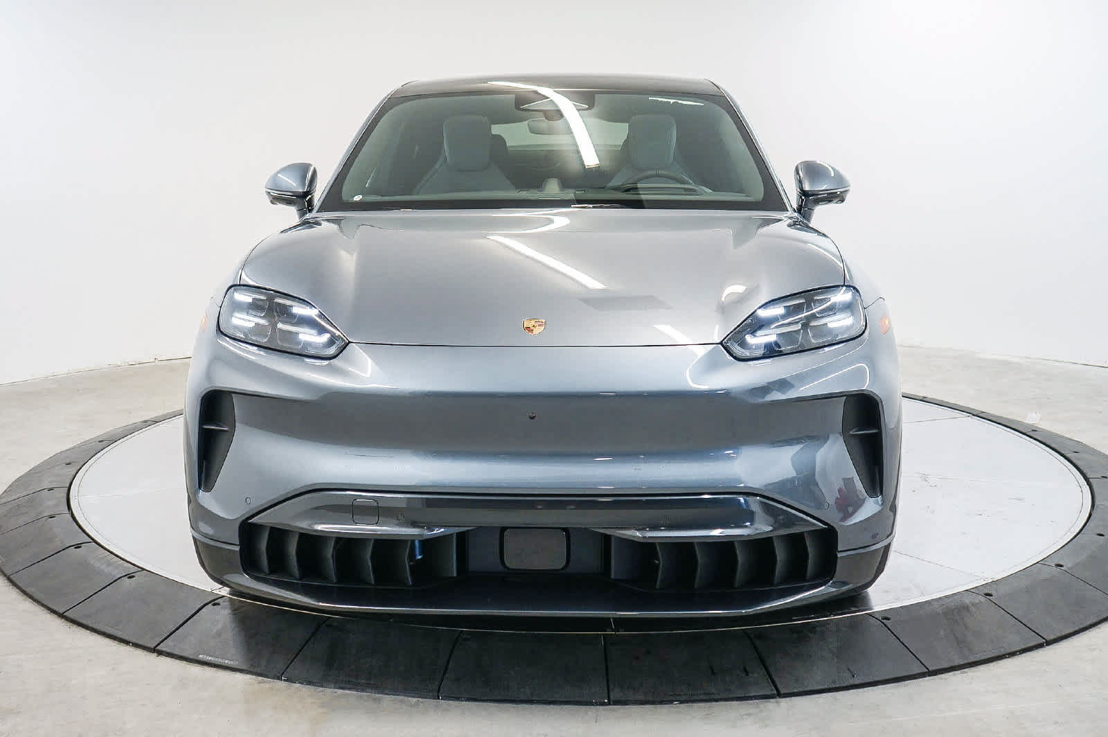 New 2026 Porsche Cayenne Electric Coupe AWD/4WD image 6