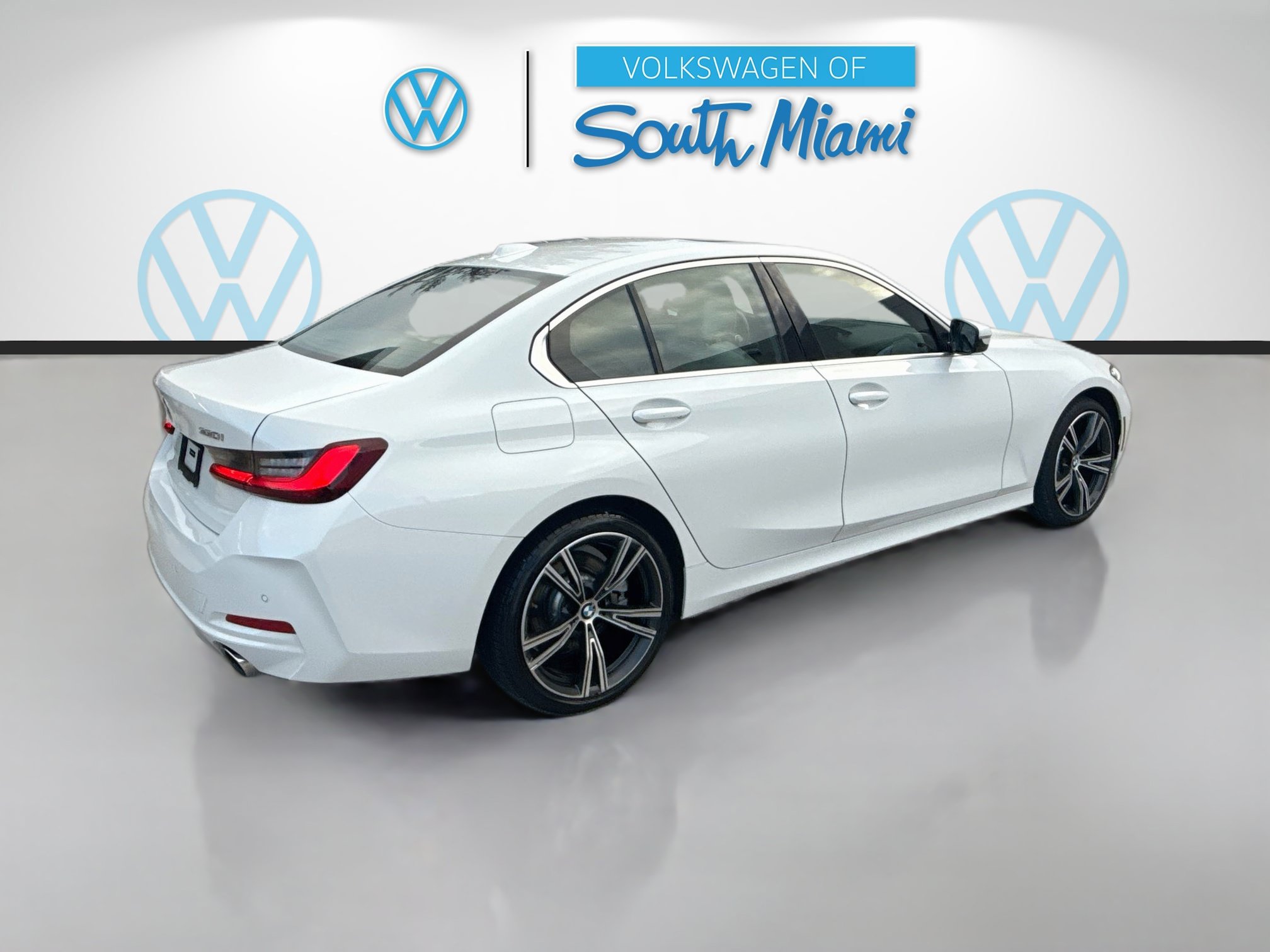 Used 2024 BMW 330i Sedan w/ Convenience Package RWD image 7