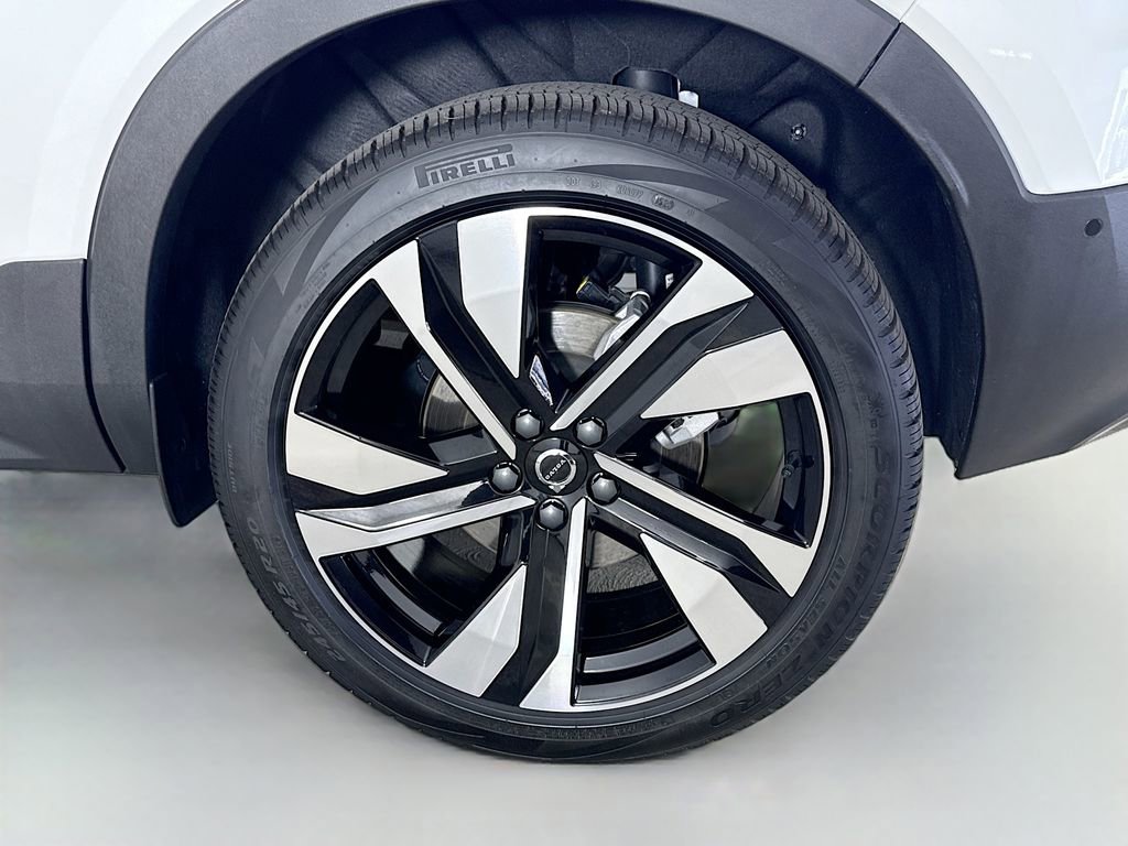 Certified 2026 Volvo XC40 B5 Ultra w/ Climate Package image 33