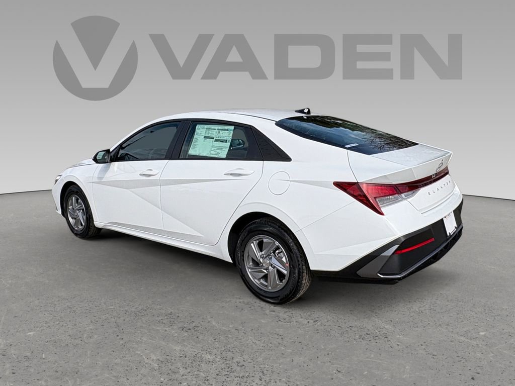 New 2026 Hyundai Elantra SE FWD image 19