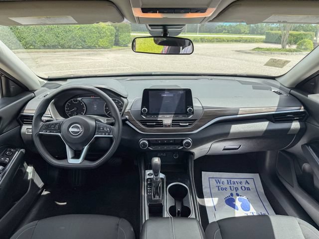 Used 2023 Nissan Altima 2.5 SV FWD image 17