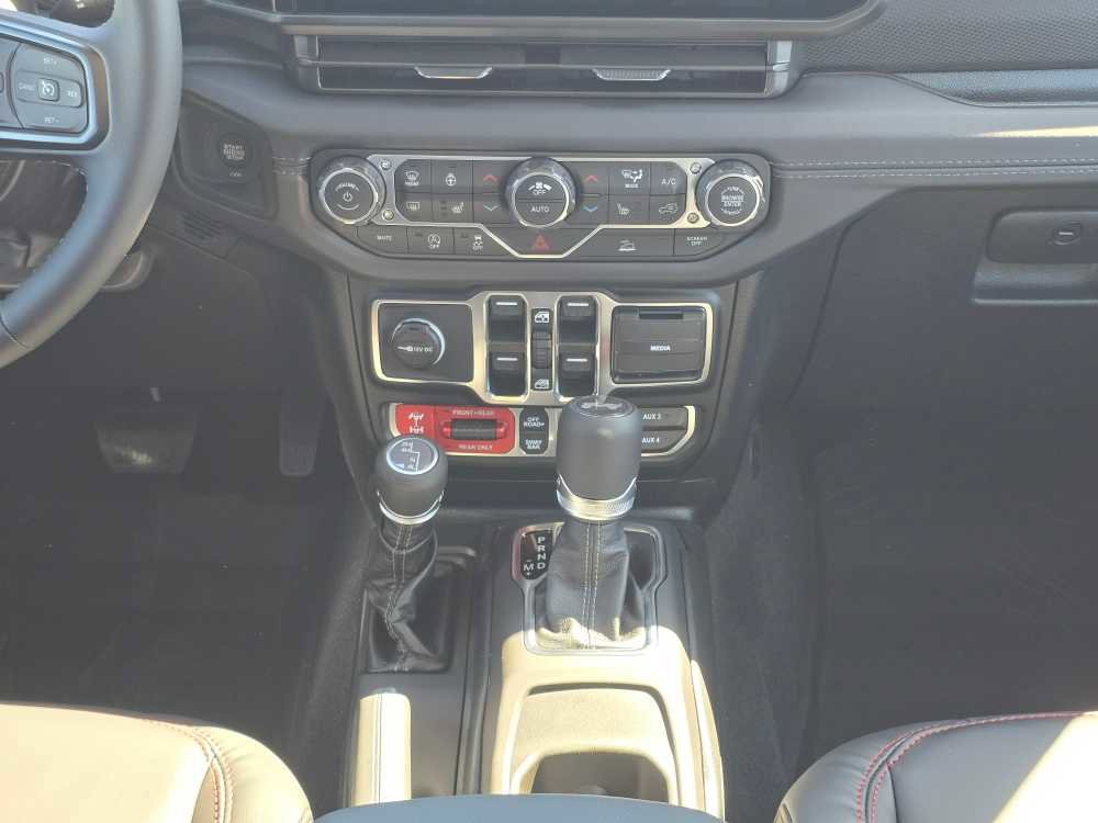 New 2026 Jeep Wrangler Unlimited Rubicon AWD/4WD image 13