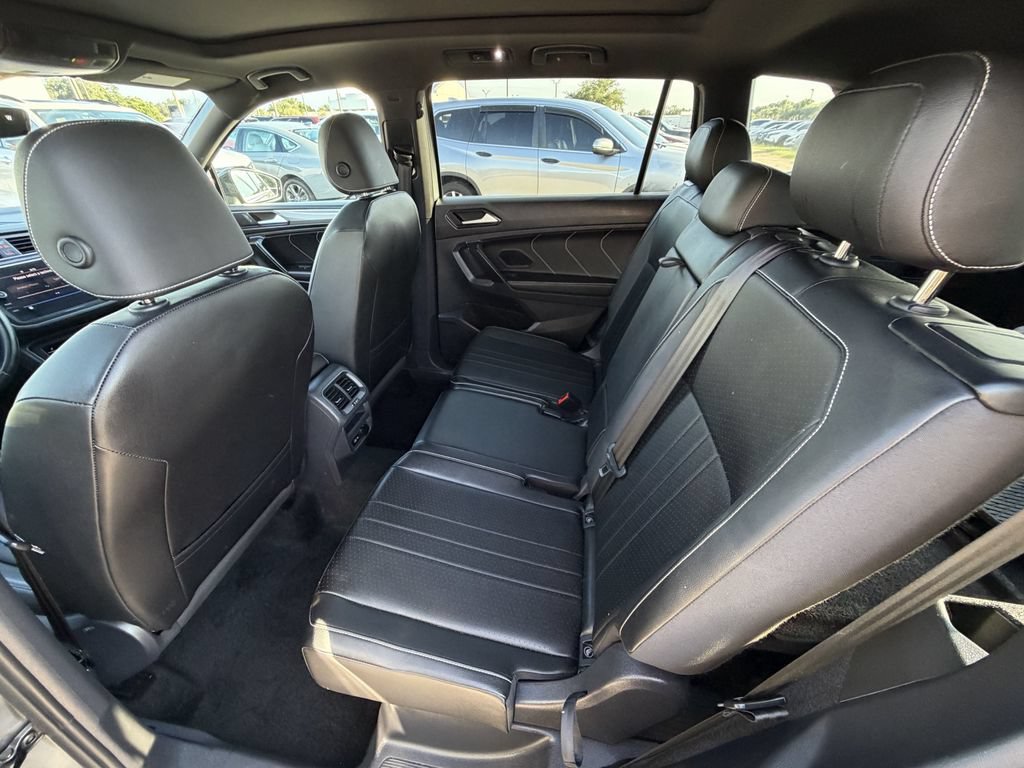 Used 2023 Volkswagen Tiguan SE R-Line FWD image 16
