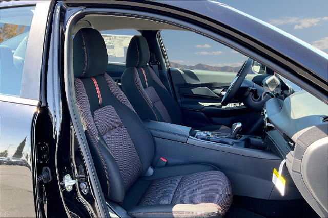 New 2027 Nissan Sentra SR w/ SR All Weather Package FWD image 11