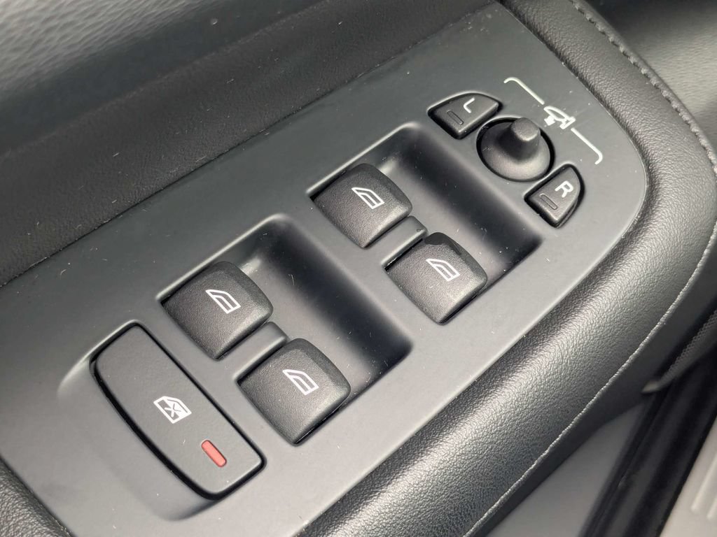 Certified 2024 Volvo S60 B5 Core AWD/4WD image 29