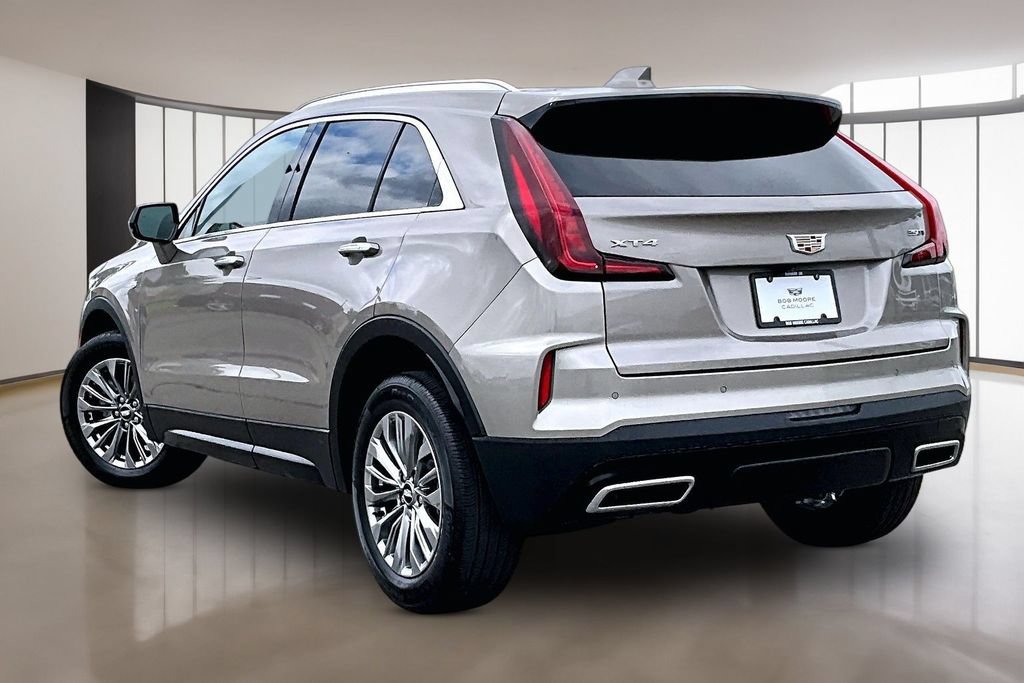 Used 2024 Cadillac XT4 Premium Luxury w/ Technology Package FWD image 12