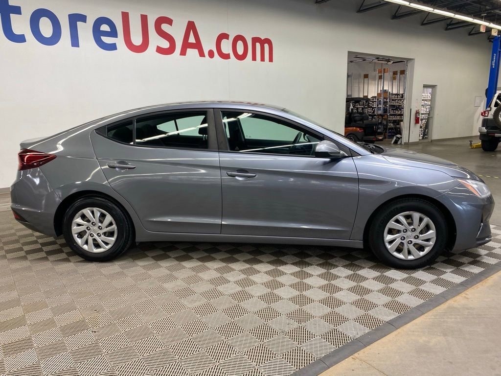 Used 2019 Hyundai Elantra SE w/ Cargo Package FWD image 10