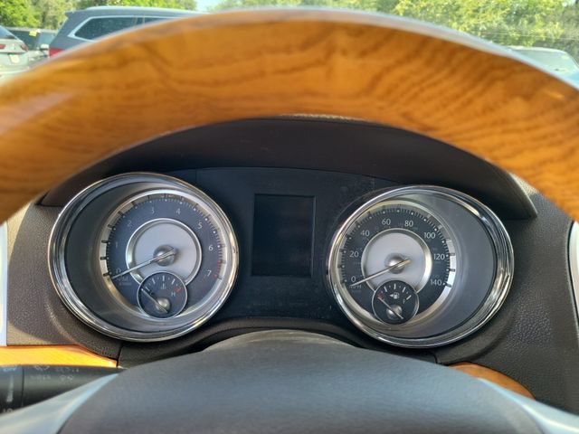 Used 2013 Chrysler 300 C RWD image 30