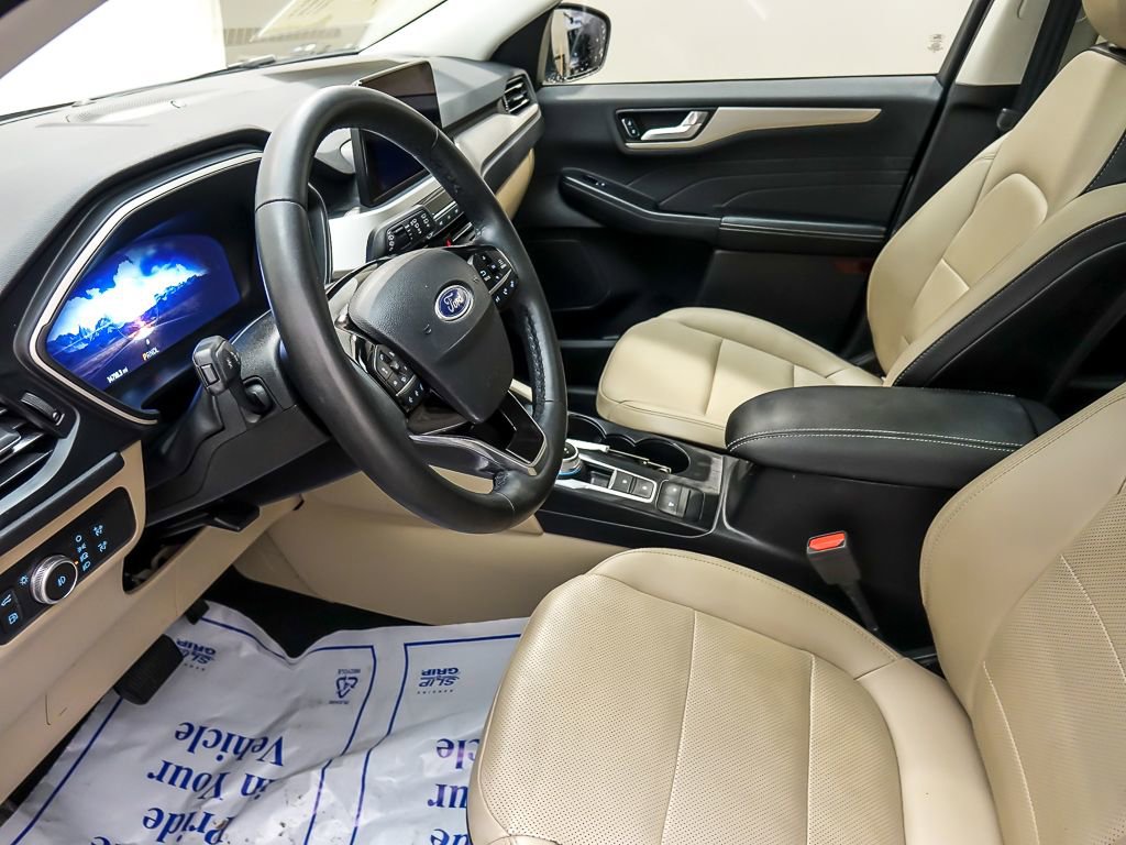 Used 2022 Ford Escape SEL w/ Technology Package FWD image 10