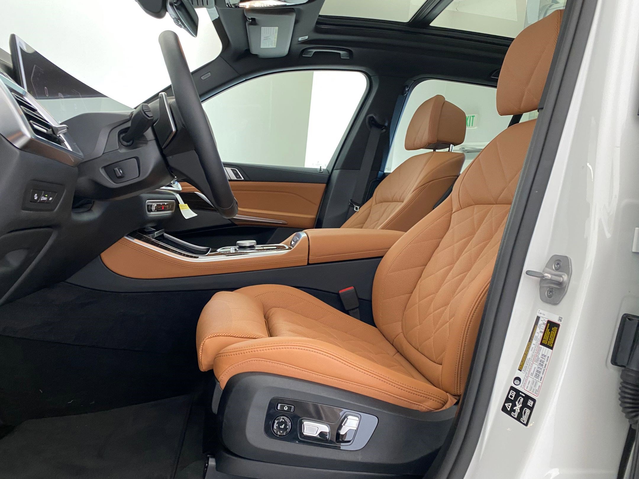 Used 2026 BMW X5 xDrive40i w/ Climate Comfort Package image 4