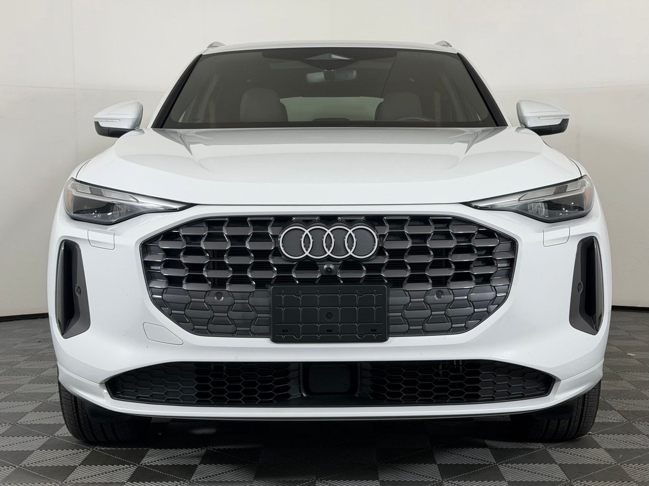 Used 2025 Audi Q5 Premium w/ Convenience Package AWD/4WD image 6