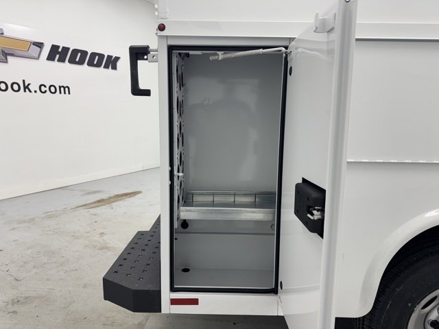 New 2026 Chevrolet Express 3500 w/ Power Convenience Package image 30