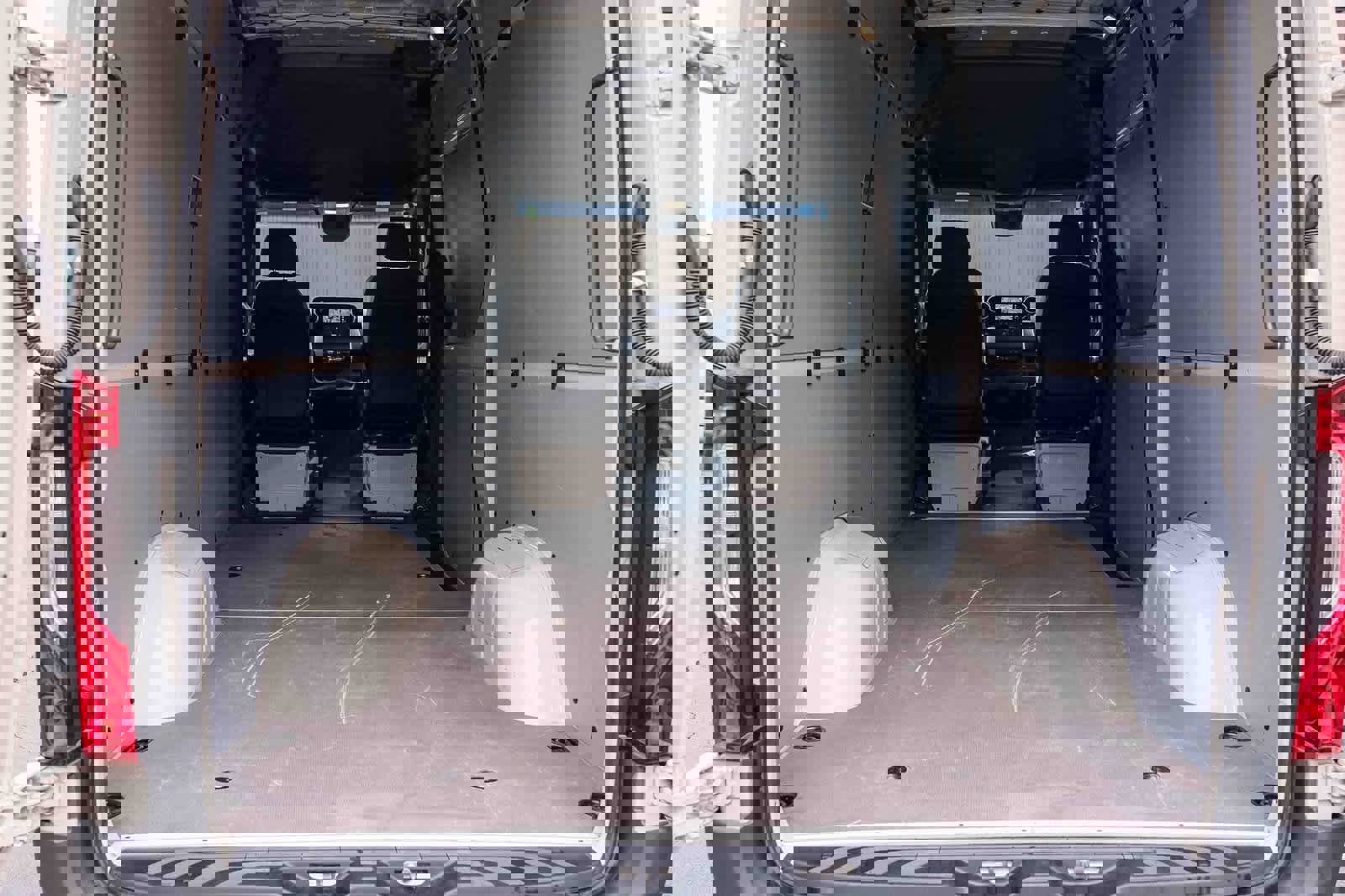 Used 2024 Mercedes-Benz Sprinter 2500 image 29