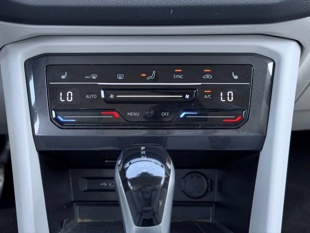 Used 2024 Volkswagen Tiguan SE AWD/4WD image 37
