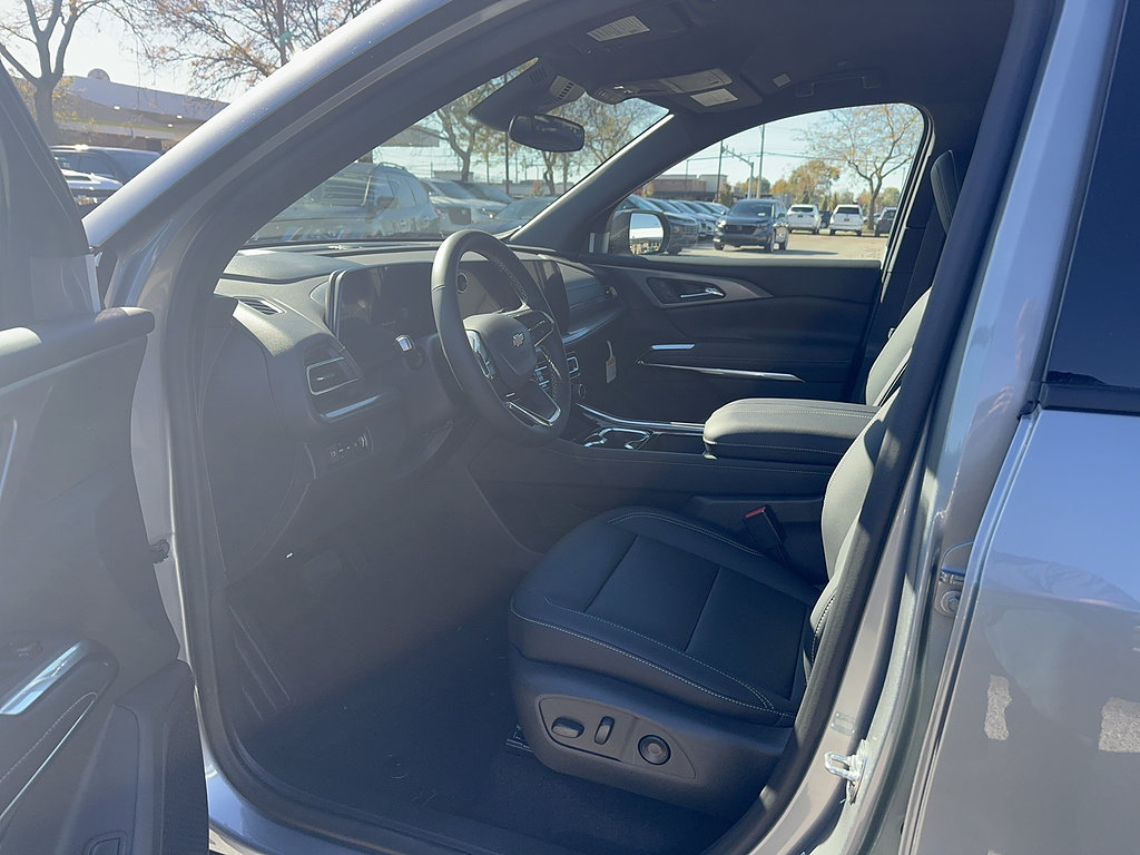 New 2027 Chevrolet Traverse LT AWD/4WD image 8