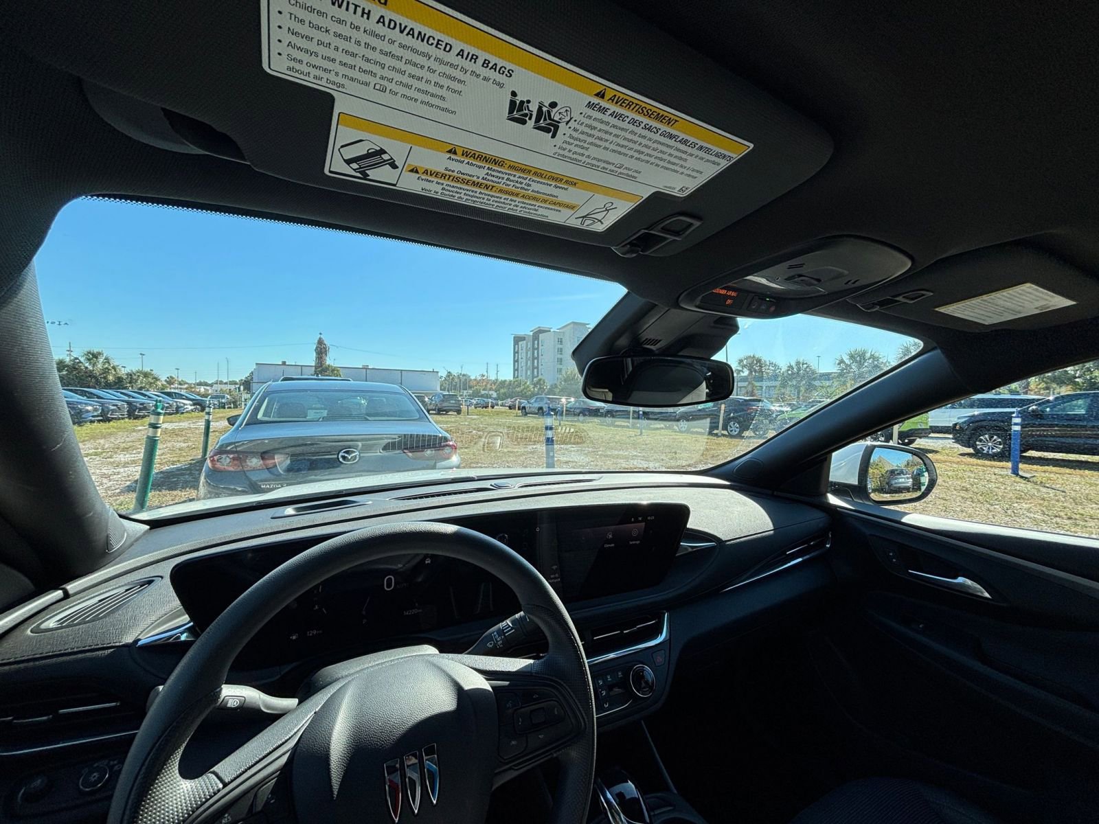 Used 2025 Buick Envista Preferred image 33