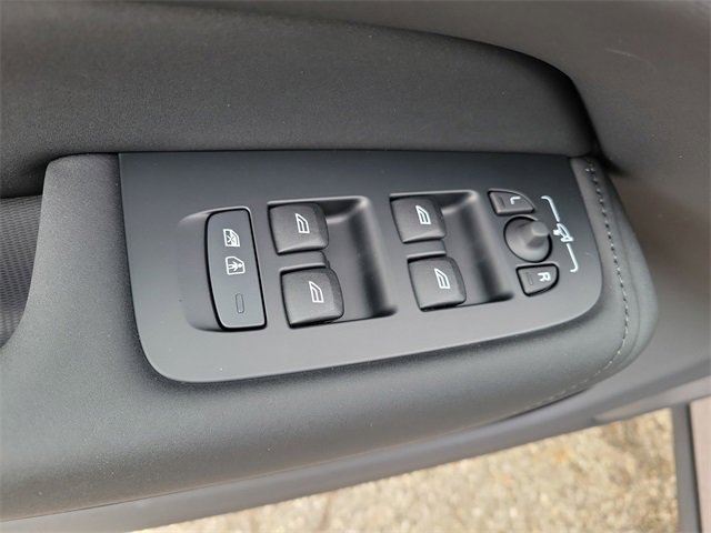 New 2026 Volvo XC60 B5 Plus w/ Protection Package Premier image 16