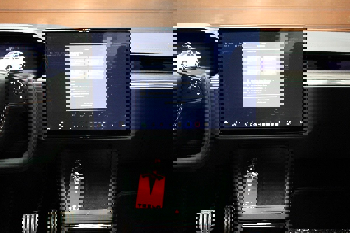 Used 2023 Tesla Model X 7 Seater AWD Driving Com 4 image 29