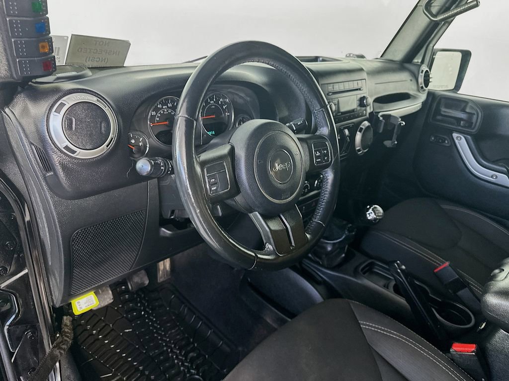Used 2016 Jeep Wrangler Unlimited Sahara AWD/4WD image 27