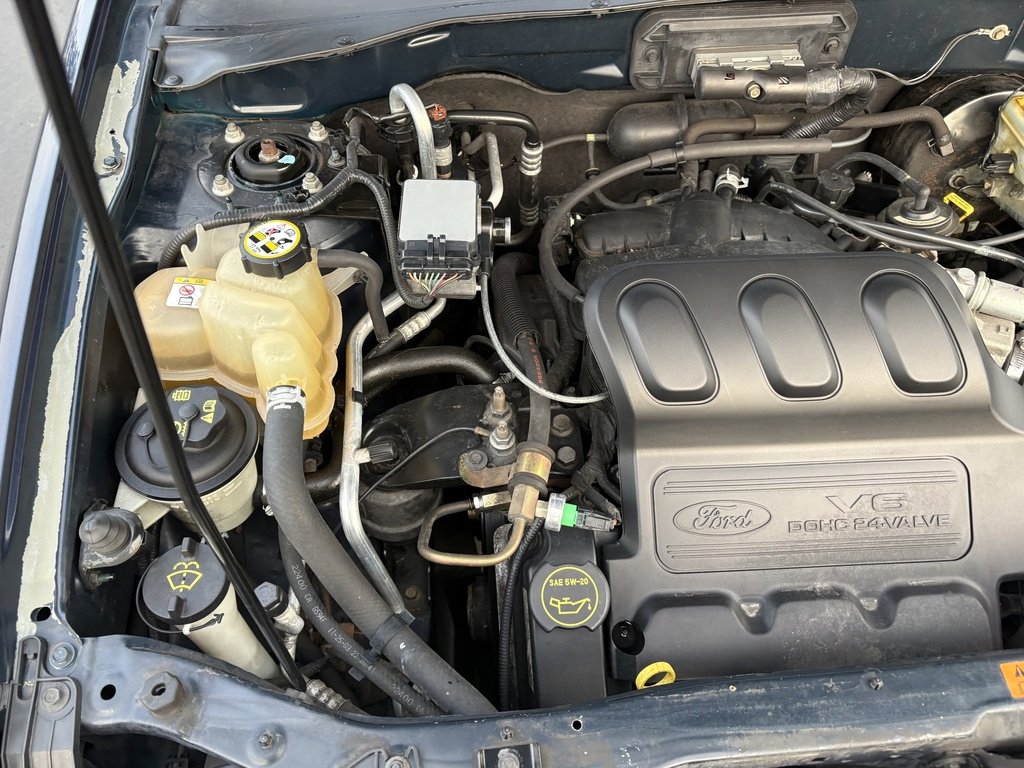 Used 2004 Ford Escape Limited image 34