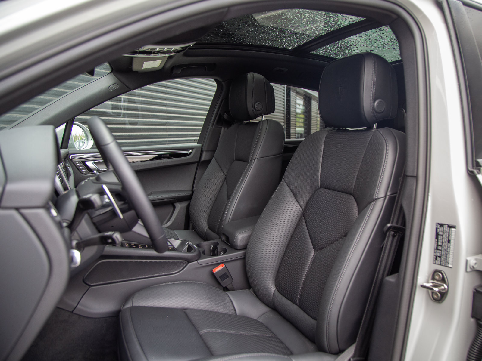Certified 2026 Porsche Macan S AWD/4WD image 5