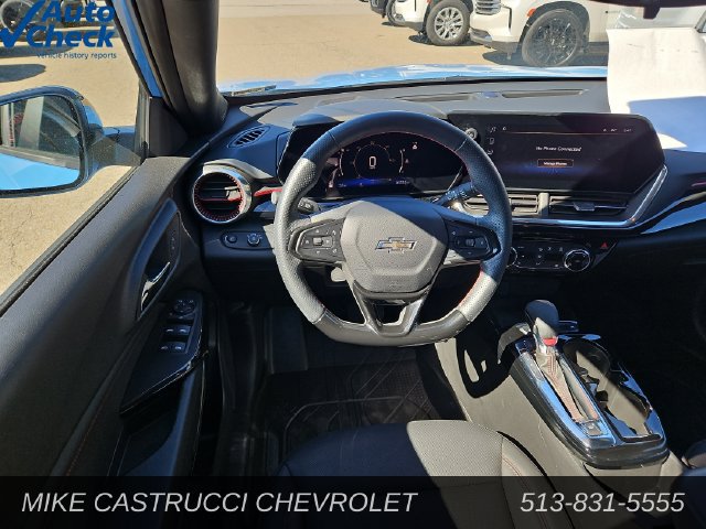 Used 2024 Chevrolet Trax RS w/ Sunroof Package FWD image 11