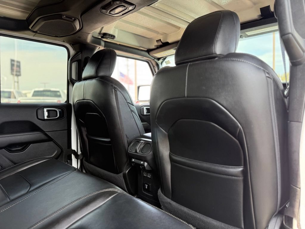 Used 2021 Jeep Wrangler Unlimited Sahara AWD/4WD image 17