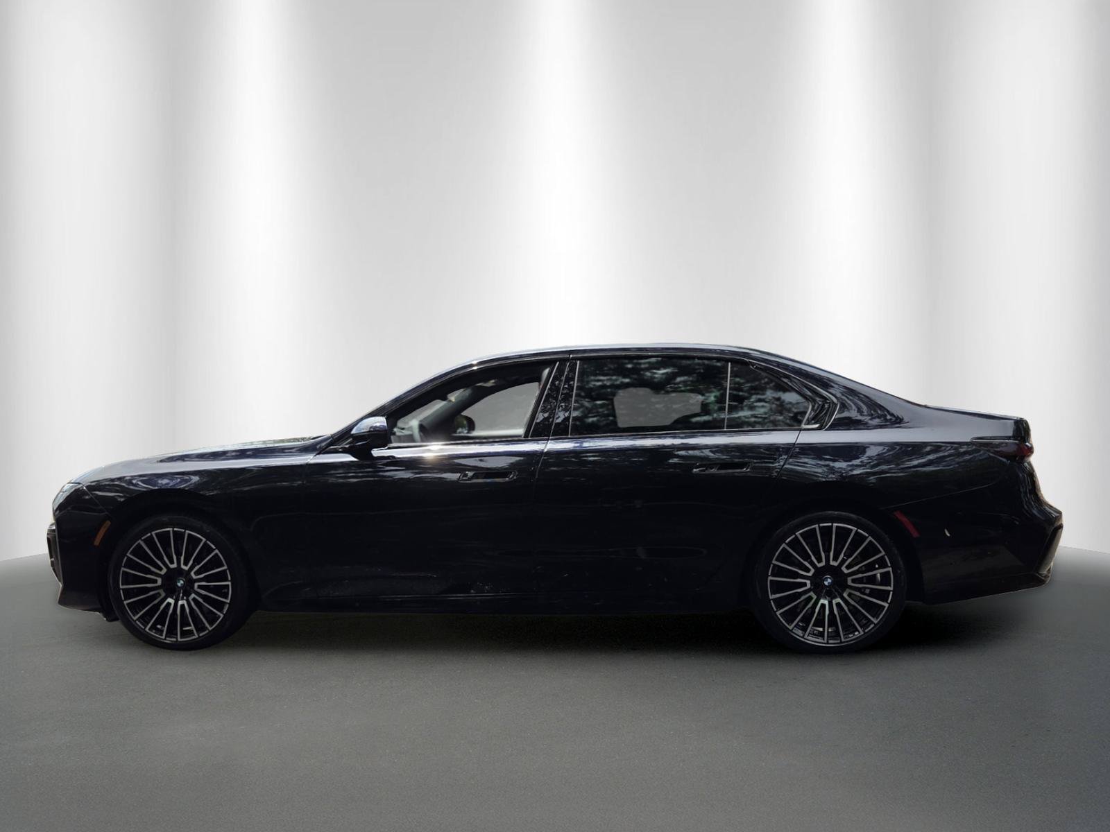 New 2026 BMW 740i xDrive w/ Executive Package AWD/4WD image 4