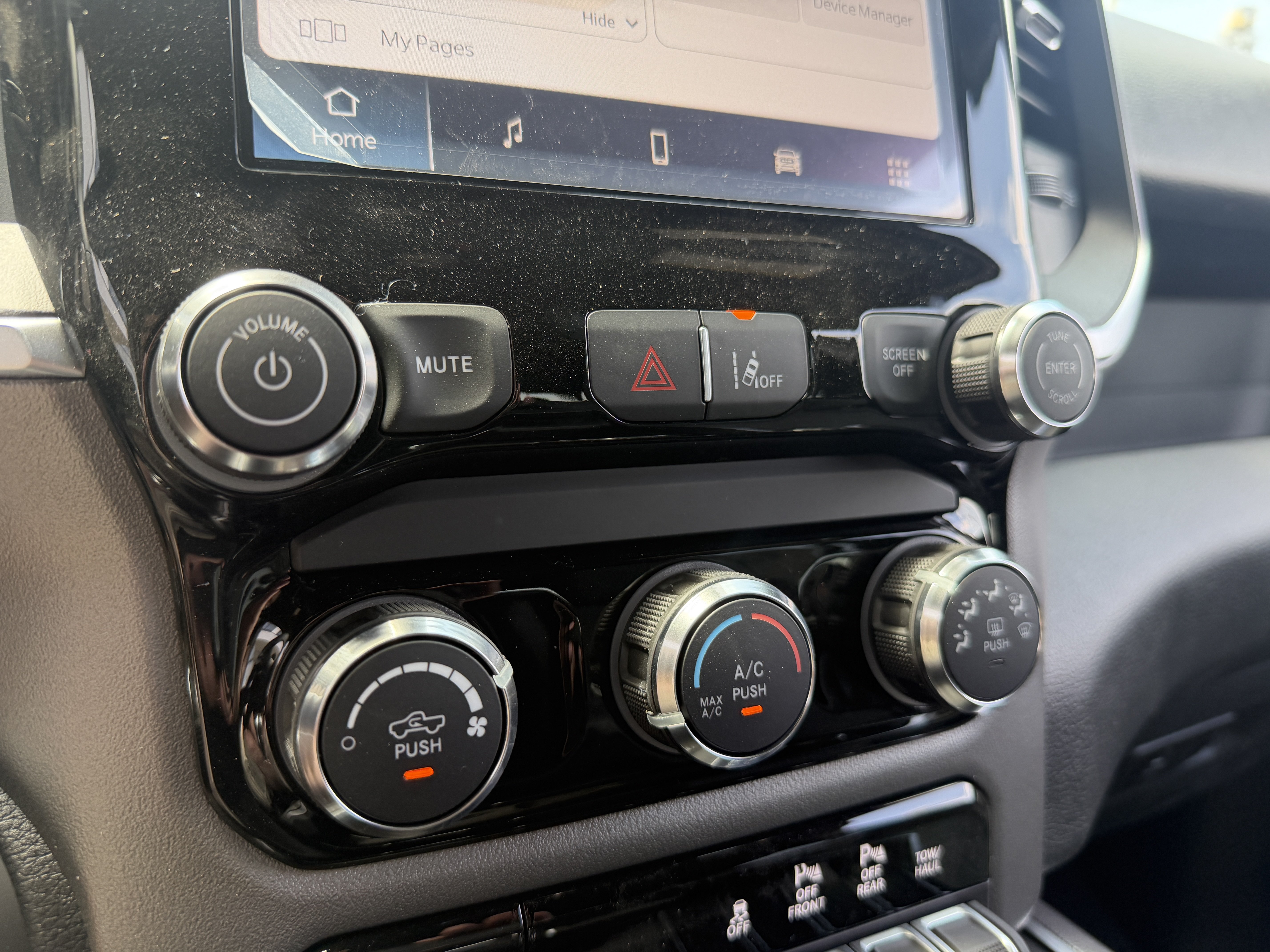 New 2026 RAM 1500 Express AWD/4WD image 39