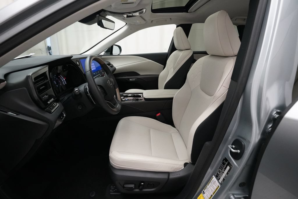Used 2023 Lexus RX 350 Premium w/ Accessory Package AWD/4WD image 7